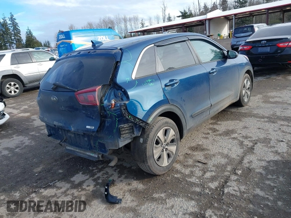 2017 Kia Niro LX with VIN KNDCB3LC0H5104761, listed as a IAAI auction lot 41516734 with 110,486 mi miles. Bid and sale history available at carsss.com. Image 4.