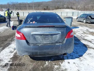 2009 Nissan Maxima SV z VIN 1N4AA51E49C850160, wystawiony jako IAAI lot #41630124 z przebiegiem 178 452 mil mil oraz . Historia ofert i sprzedaży dostępna na DreamBid. Obrazek 17.