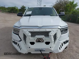 2019 Ram 1500 Big Horn z VIN 1C6SRFFT6KN660091, wystawiony jako IAAI lot #42336804 z przebiegiem 59 162 mil mil oraz . Historia ofert i sprzedaży dostępna na DreamBid. Obrazek 17.
