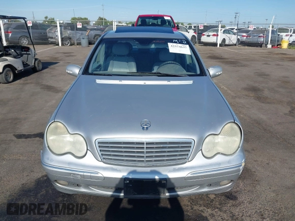 2002 Mercedes-Benz C 230/260/280/320 с VIN WDBRF61J62F233802, выставлен на аукционе IAAI как лот 42574637 с пробегом 238 810 миль миль и . История ставок и продаж доступна на DreamBid. Изображение 12.