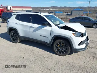 2022 Jeep Compass Latitude Lux с VIN 3C4NJDFB5NT172425, выставлен на аукционе IAAI как лот 41800293 с пробегом 34 588 миль миль и . История ставок и продаж доступна на DreamBid. Изображение 1.