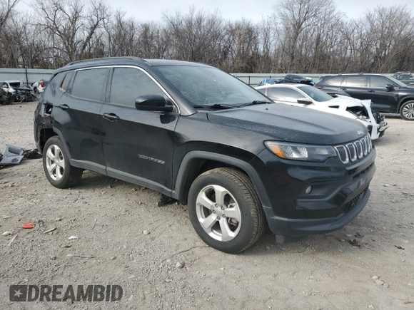 2022 Jeep Compass Latitude with VIN 3C4NJDBB6NT124048, listed as a Copart auction lot 48069535 with 32,784 mi miles and Salvage title. Bid and sale history available at DreamBid. Image 4.