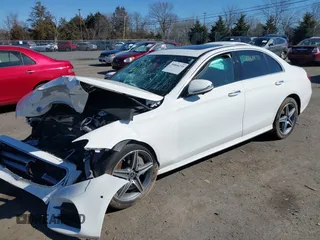 2019 Mercedes-Benz E 300 с VIN WDDZF4JB3KA515414, выставлен на аукционе IAAI как лот 38868239 с пробегом 61 449 миль миль и . История ставок и продаж доступна на DreamBid. Изображение 2.
