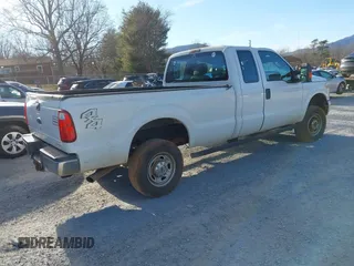 2015 Ford F-250 XLT z VIN 1FT7X2B67FEA07014, wystawiony jako IAAI lot #41625425 z przebiegiem 113 404 mil mil oraz . Historia ofert i sprzedaży dostępna na DreamBid. Obrazek 4.