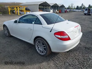 2008 Mercedes-Benz SLK 280 z VIN WDBWK54F68F189017, wystawiony jako IAAI lot #41990622 z przebiegiem 92 741 mil mil oraz . Historia ofert i sprzedaży dostępna na DreamBid. Obrazek 3.