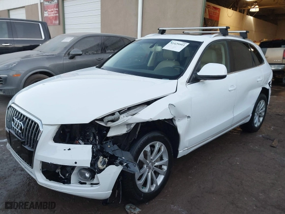 2014 Audi Q5 Premium Plus with VIN WA1LFAFP2EA076756, listed as a IAAI auction lot 41429593 with 134,592 mi miles. Bid and sale history available at carsss.com. Image 6.
