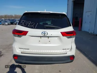 2019 Toyota Highlander SE with VIN 5TDJZRFH4KS568084, listed as a IAAI auction lot 41996726 with 88,892 mi miles and . Bid and sale history available at DreamBid. Image 16.