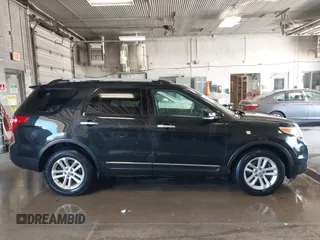 2014 Ford Explorer XLT with VIN 1FM5K7D81EGC62712, listed as a IAAI auction lot 42150813 with 182,696 mi miles and . Bid and sale history available at DreamBid. Image 13.