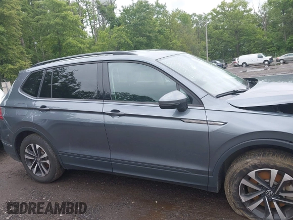 2024 Volkswagen Tiguan S with VIN 3VVFB7AX9RM041943, listed as a IAAI auction lot 42302830 with 29,844 mi miles and . Bid and sale history available at DreamBid. Image 13.