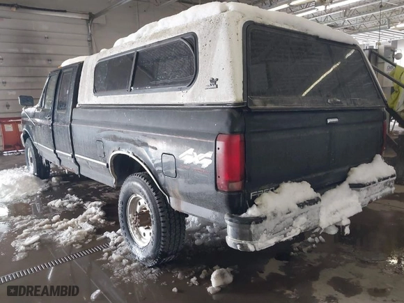 1997 Ford F-250 HD with VIN 1FTHX26G8VEA69320, listed as a IAAI auction lot 41577044 with 120,878 mi miles. Bid and sale history available at carsss.com. Image 3.