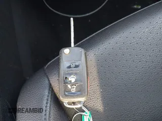 2012 Volkswagen Jetta TDI w/Sunroof & Nav с VIN 3VWPL7AJ9CM681652, выставлен на аукционе IAAI как лот 41847592 с пробегом 96 921 миль миль и . История ставок и продаж доступна на DreamBid. Изображение 11.