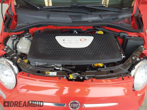 2017 FIAT 500e z VIN 3C3CFFGE2HT546074, wystawiony jako IAAI lot #42269995 z przebiegiem 42 782 mil mil oraz . Historia ofert i sprzedaży dostępna na DreamBid. Obrazek 10.