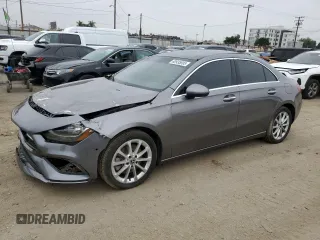 2020 Mercedes-Benz A 220 z VIN WDD3G4EB0LW038524, wystawiony jako Copart lot #60935895 z przebiegiem 99 877 mil mil oraz Szkoda całkowita • Salvage title. Historia ofert i sprzedaży dostępna na DreamBid. Obrazek 1.