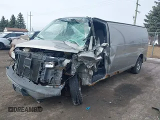 2002 GMC Savana z VIN 1GTHG39R121203395, wystawiony jako IAAI lot #41739349 z przebiegiem 140 692 mil mil oraz . Historia ofert i sprzedaży dostępna na DreamBid. Obrazek 2.