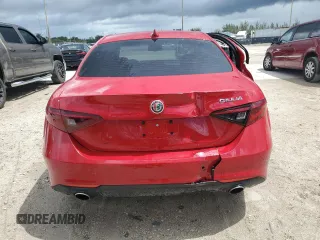2020 Alfa Romeo Giulia z VIN ZARFAMAN0L7631101, wystawiony jako Copart lot #62569805 z przebiegiem 27 223 mil mil oraz Czysty tytuł • Clean title. Historia ofert i sprzedaży dostępna na DreamBid. Obrazek 6.