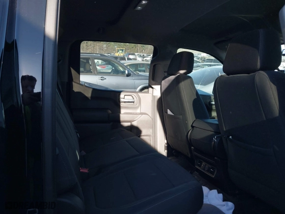 2019 Chevrolet Silverado 1500 LT with VIN 3GCPWCEK9KG135825, listed as a IAAI auction lot 41694390 with 40,267 mi miles. Bid and sale history available at carsss.com. Image 8.