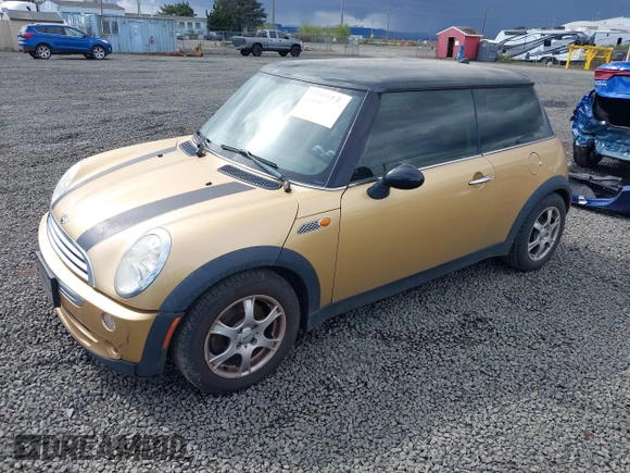 2005 MINI Hardtop with VIN WMWRC33555TK61361, listed as a IAAI auction lot 41940037 with 145,028 mi miles and . Bid and sale history available at DreamBid. Image 2.