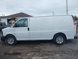 2013 Chevrolet Express Cargo z VIN 1GCSGAFX0D1171717, wystawiony jako IAAI lot #41996946 z przebiegiem 198 354 mil mil oraz . Historia ofert i sprzedaży dostępna na DreamBid. Obrazek 15.