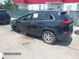 2017 Jeep Cherokee Latitude z VIN 1C4PJMCS1HW622700, wystawiony jako IAAI lot #42586767 z przebiegiem 174 832 mil mil oraz . Historia ofert i sprzedaży dostępna na DreamBid. Obrazek 3.