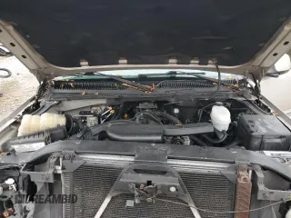 2005 GMC Yukon SLE with VIN 1GKEC13V15R260439, listed as a Copart auction lot 42326145 with 281,821 mi miles and Salvage Title. Bid and sale history available at carsss.com. Image 11.
