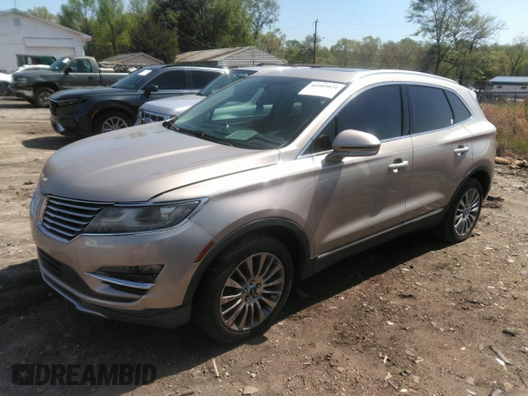 2015 Lincoln MKC z VIN 5LMCJ1A99FUJ41365, wystawiony jako IAAI lot #41985834 z przebiegiem 116 648 mil mil oraz . Historia ofert i sprzedaży dostępna na DreamBid. Obrazek 17.