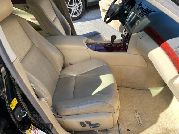 2007 Lexus LS 460 with VIN JTHBL46F875038347, listed as a Copart auction lot 56106155 with 259,466 mi miles and Clean Title. Bid and sale history available at DreamBid. Image 5.