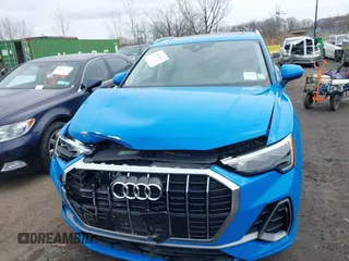 2020 Audi Q3 S line Premium z VIN WA1DECF39L1013425, wystawiony jako IAAI lot #41851042 z przebiegiem 57 901 mil mil oraz . Historia ofert i sprzedaży dostępna na DreamBid. Obrazek 12.