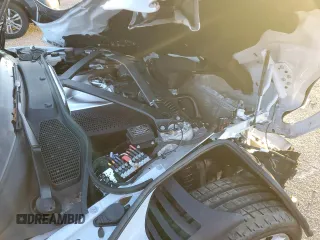 2020 Aston Martin DB11 z VIN SCFRMFCW3LGM08827, wystawiony jako Copart lot #84838664 z przebiegiem Nie podano mil oraz Szkody całkowita. Historia ofert i sprzedaży dostępna na DreamBid. Obrazek 12.