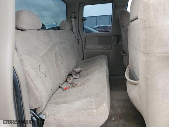 2002 GMC Sierra 1500 SLE with VIN 1GTEC19T12E279612, listed as a Copart auction lot 48428425 with 305,111 mi miles and Salvage Title. Bid and sale history available at carsss.com. Image 10.