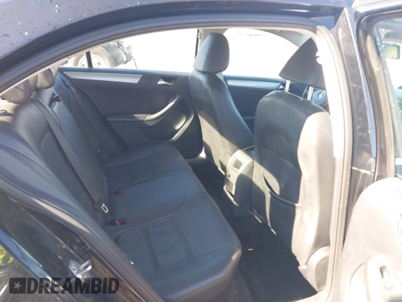2015 Volkswagen Jetta Sedan 1.8T SE w/Connectivity with VIN 3VWD07AJ6FM303403, listed as a IAAI auction lot 41330778 with 150,949 mi miles. Bid and sale history available at carsss.com. Image 8.