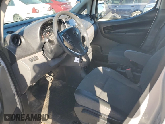 2018 Nissan NV200 S z VIN 3N6CM0KN7JK704620, wystawiony jako Copart lot #74920384 z przebiegiem 225 431 mil mil oraz Szkoda całkowita • Salvage title. Historia ofert i sprzedaży dostępna na DreamBid. Obrazek 7.