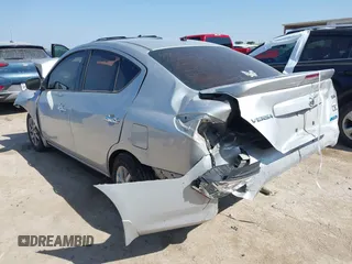 2016 Nissan Versa SV z VIN 3N1CN7AP6GL830257, wystawiony jako IAAI lot #41866021 z przebiegiem 129 051 mil mil oraz . Historia ofert i sprzedaży dostępna na DreamBid. Obrazek 3.