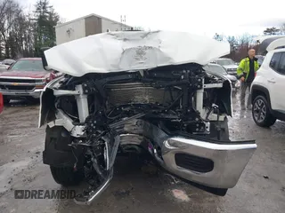 2022 Ram 2500 Tradesman with VIN 3C6UR5HL5NG377811, listed as a IAAI auction lot 41198331 with 104,892 mi miles. Bid and sale history available at carsss.com. Image 12.