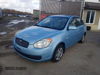 2007 Hyundai Accent GL z VIN KMHCN45C97U146808, wystawiony jako Copart lot #70781004 z przebiegiem Nie podano mil oraz Szkoda całkowita • Salvage title. Historia ofert i sprzedaży dostępna na DreamBid. Obrazek 1.