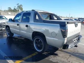 2004 Chevrolet Avalanche Z66 with VIN 3GNEC12TX4G258125, listed as a IAAI auction lot 40665236 with 219,016 mi miles and . Bid and sale history available at DreamBid. Image 3.