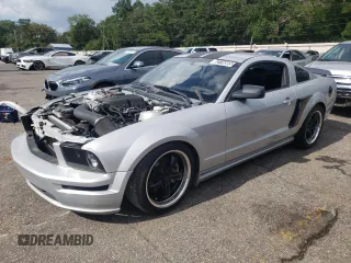 2005 Ford Mustang GT Deluxe с VIN 1ZVFT82H255150086, выставлен на аукционе Copart как лот 62116555 с пробегом Не указан миль и Чистый • Clean title. История ставок и продаж доступна на DreamBid. Изображение 1.