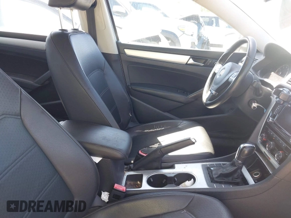 2013 Volkswagen Passat SE w/Sunroof & Nav with VIN 1VWBP7A37DC089122, listed as a IAAI auction lot 42050835 with 189,316 mi miles. Bid and sale history available at carsss.com. Image 5.