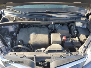 2020 Toyota Sienna XLE with VIN 5TDDZ3DC3LS237516, listed as a Copart auction lot 43732545 with 93,683 mi miles and Salvage title. Bid and sale history available at DreamBid. Image 12.