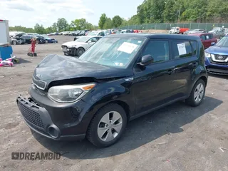 2015 Kia Soul z VIN KNDJN2A26F7212967, wystawiony jako IAAI lot #42370638 z przebiegiem 131 821 mil mil oraz . Historia ofert i sprzedaży dostępna na DreamBid. Obrazek 2.