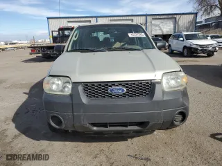 2005 Ford Escape XLS Value with VIN 1FMYU92ZX5KA93124, listed as a Copart auction lot 45337585 with 218,826 mi miles and Salvage Title. Bid and sale history available at carsss.com. Image 5.