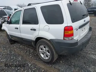 2006 Ford Escape XLT with VIN 1FMYU03Z46KB87723, listed as a IAAI auction lot 41176961 with 1 mi miles. Bid and sale history available at carsss.com. Image 3.