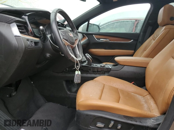 2022 Cadillac XT5 FWD Premium Luxury z VIN 1GYKNCRS1NZ126722, wystawiony jako Copart lot #87977755 z przebiegiem Nie podano mil oraz Nie do naprawy • Non repairable. Historia ofert i sprzedaży dostępna na DreamBid. Obrazek 7.