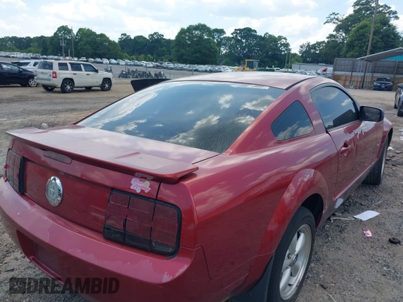 2007 Ford Mustang Deluxe with VIN 1ZVHT80N875237169, listed as a IAAI auction lot 42534195 with 286,395 mi miles and . Bid and sale history available at DreamBid. Image 4.