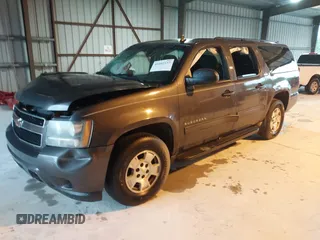2010 Chevrolet Suburban LS with VIN 1GNUCHE01AR158111, listed as a IAAI auction lot 41602157 with 263,227 mi miles. Bid and sale history available at carsss.com. Image 20.