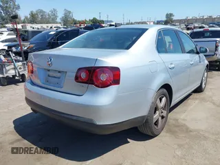 2008 Volkswagen Jetta SE with VIN 3VWRZ71K88M194577, listed as a IAAI auction lot 42406890 with 114,792 mi miles and . Bid and sale history available at DreamBid. Image 4.