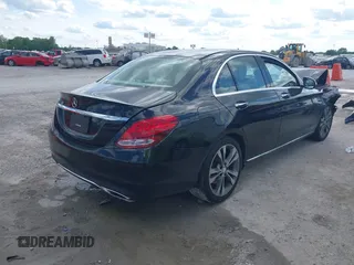 2016 Mercedes-Benz C 300 z VIN 55SWF4JB8GU131378, wystawiony jako IAAI lot #42206961 z przebiegiem Nie podano mil oraz . Historia ofert i sprzedaży dostępna na DreamBid. Obrazek 4.