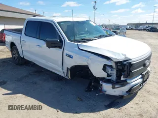 2024 Ford F-150 Lightning z VIN 1FTVW3L74RWG20276, wystawiony jako IAAI lot #41991515 z przebiegiem 4048 mil mil oraz . Historia ofert i sprzedaży dostępna na DreamBid. Obrazek 1.