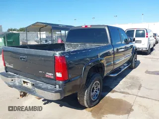2003 GMC Sierra 1500HD SLE z VIN 1GTGC13U53F203980, wystawiony jako IAAI lot #41206524 z przebiegiem 309 414 mil mil oraz . Historia ofert i sprzedaży dostępna na DreamBid. Obrazek 4.