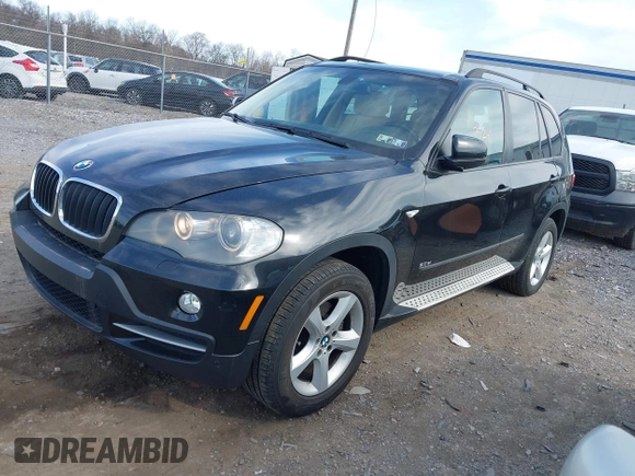 2008 BMW X5 3.0si with VIN 5UXFE43558L005228, listed as a IAAI auction lot 41897524 with 178,741 mi miles. Bid and sale history available at carsss.com. Image 2.