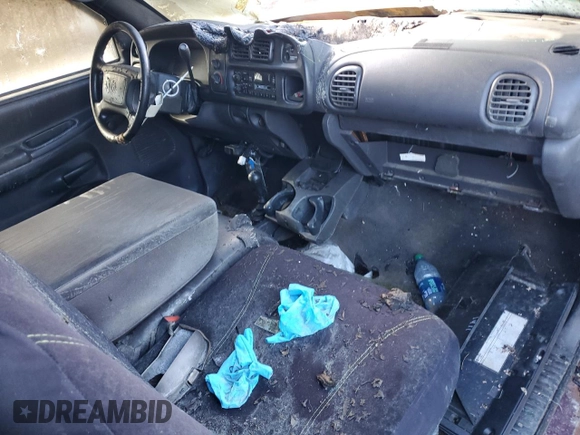 2001 Dodge 2500 z VIN 3B7KF26Z01M553173, wystawiony jako Copart lot #42750515 z przebiegiem Nie podano mil oraz Szkoda całkowita • Salvage title. Historia ofert i sprzedaży dostępna na DreamBid. Obrazek 8.